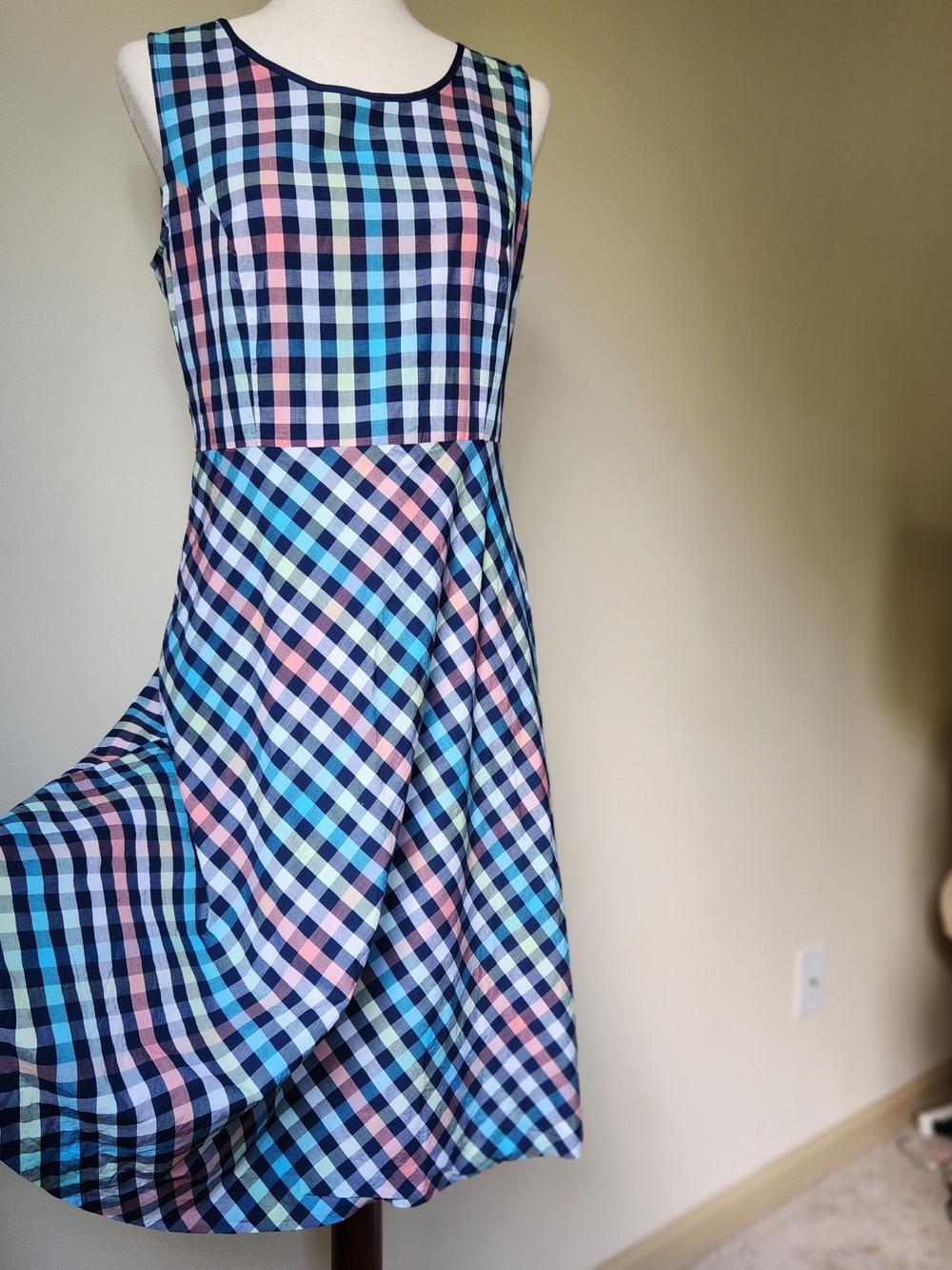 Talbots Pastels Rainbow Gingham Plaid Fit & Flare Midi Dress Size 8 Pockets - Picture 3 of 11